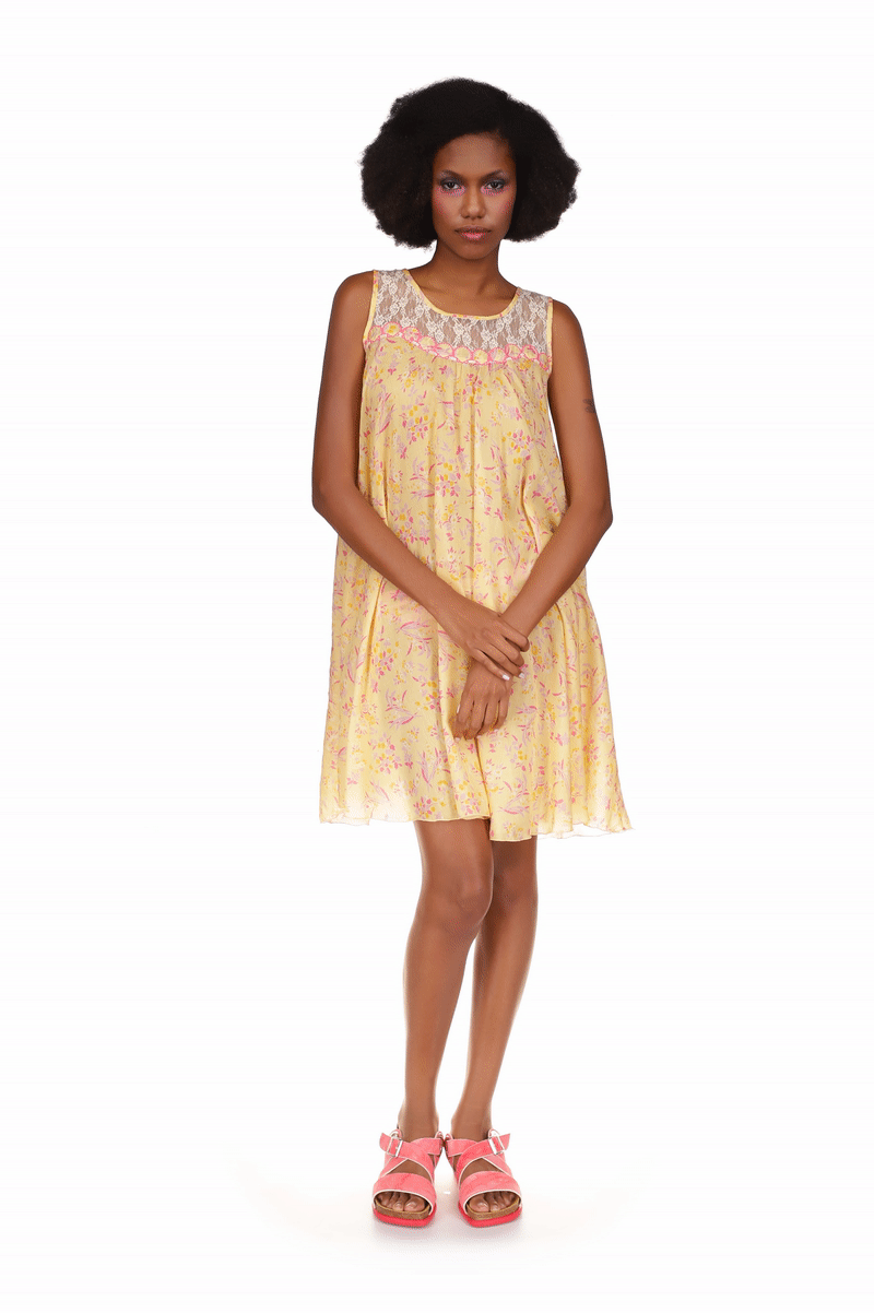 Arcadia Blossom Sleeveless Dress, yellow with red spots, large, knee long ruffle effects