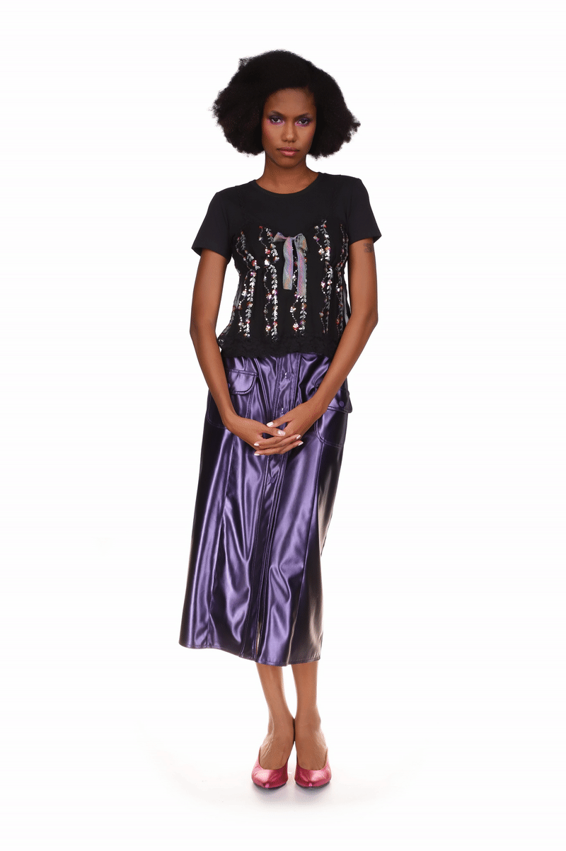 Lingerie Deco Black vintage-inspired lingerie print tee, short sleeves, above hips