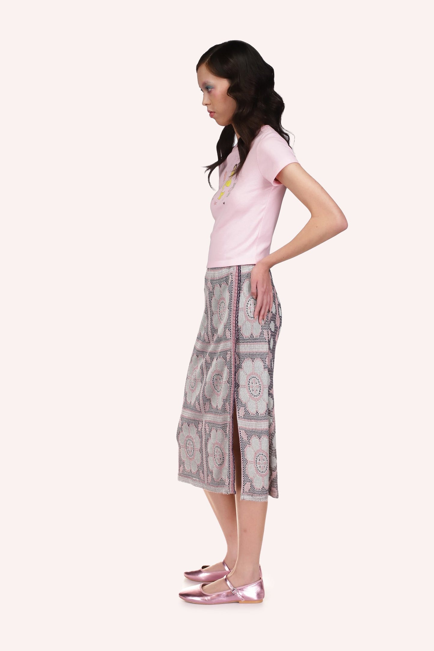 Opalescent Knit Skirt, under knee long, with opening on the left side from knee down