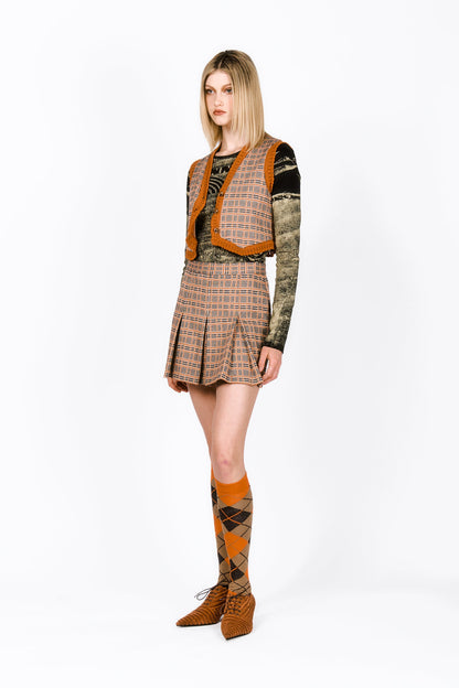 Vichy pattern vest in beige, orange on hems, triangle shape at front-end panel