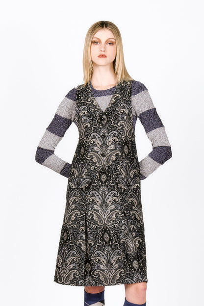 Tapestry Dress, above the knees long, sleeveless, V-collar cut, close in front with 3-black buttons