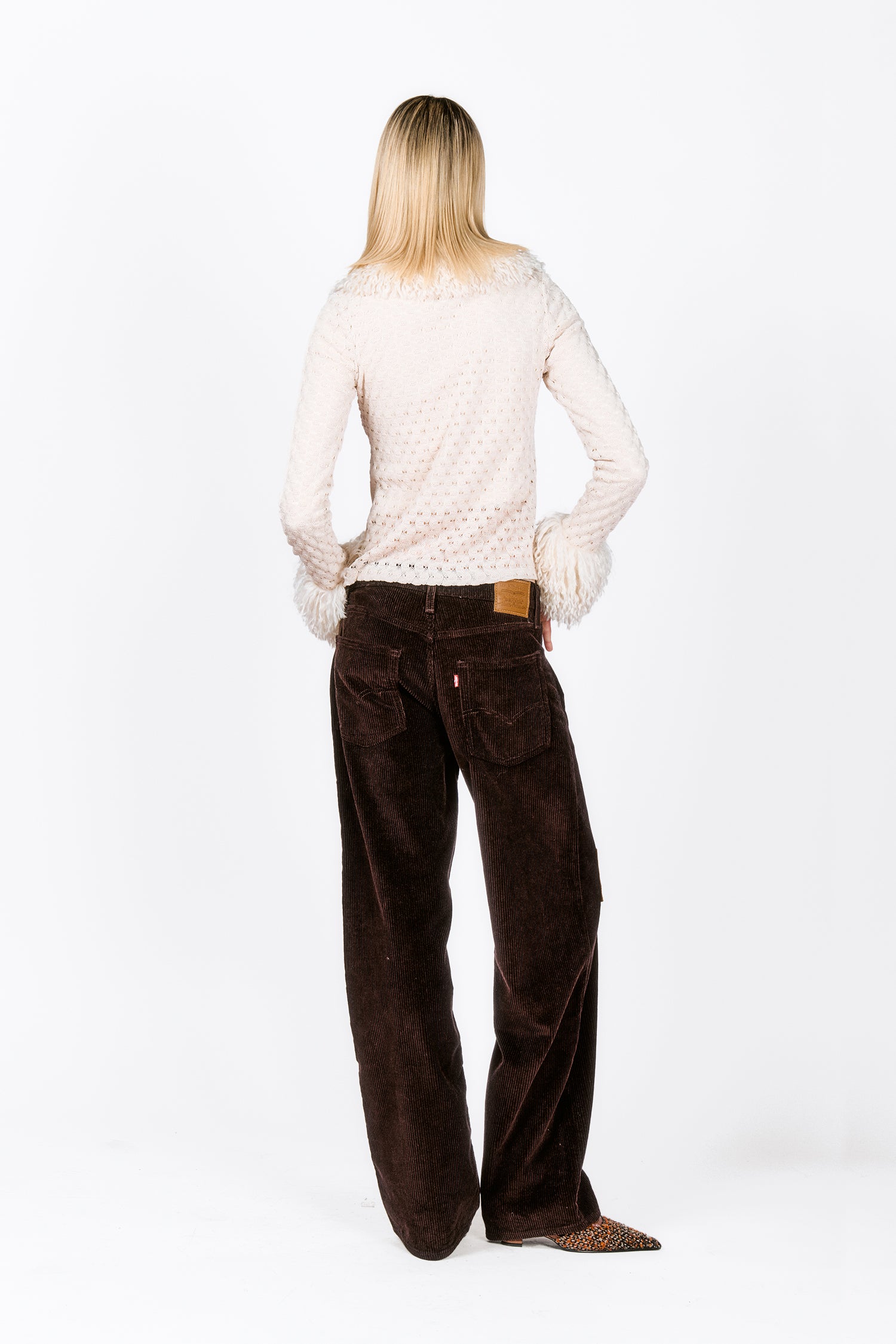 Embroidered Velveteen, brown pans, 2 back pockets, hooks for belt, beige tag on the right hips