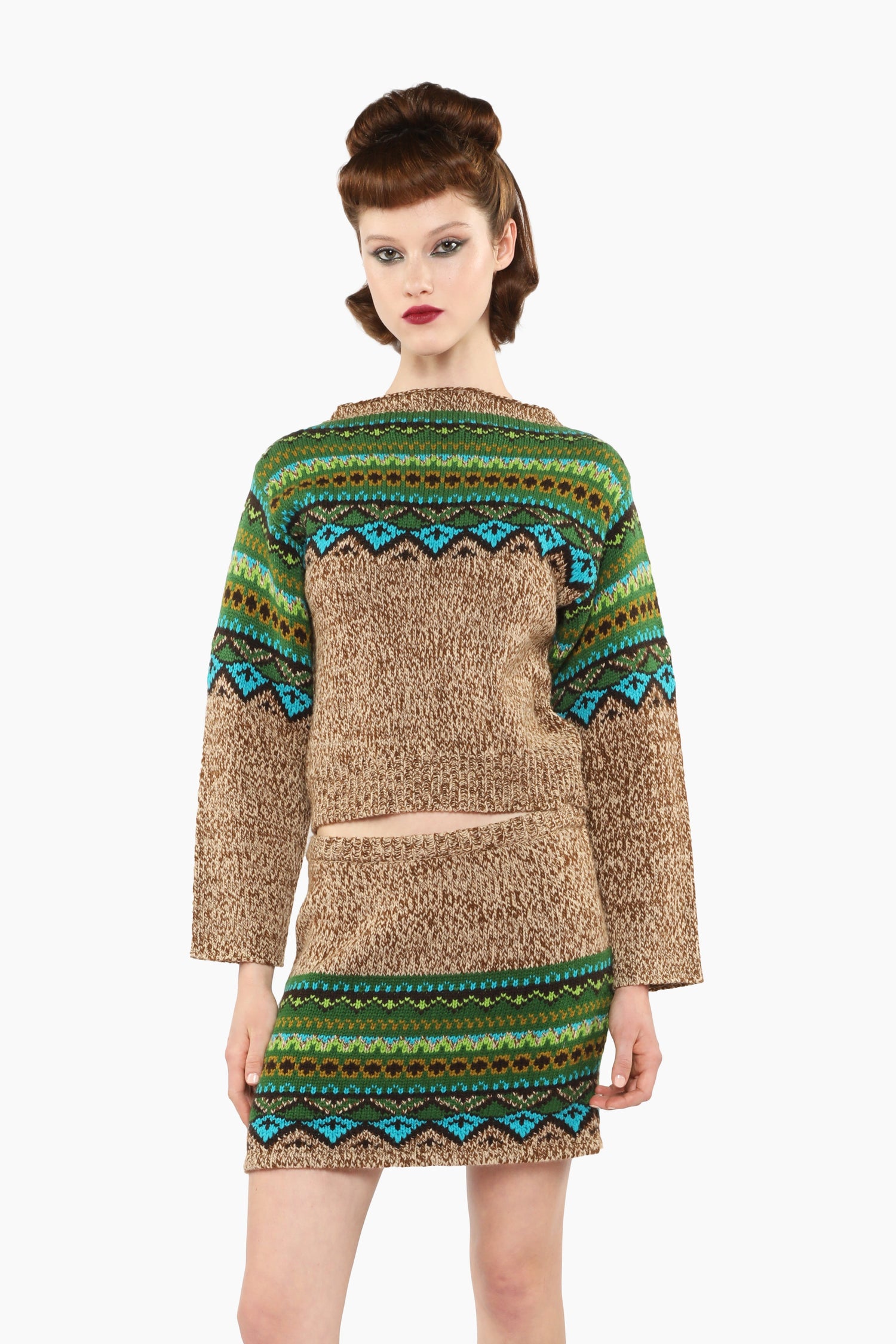 Fair Isle Sweater, shoulders Teal, and beige features a timeless pattern and a simple, tailored fit