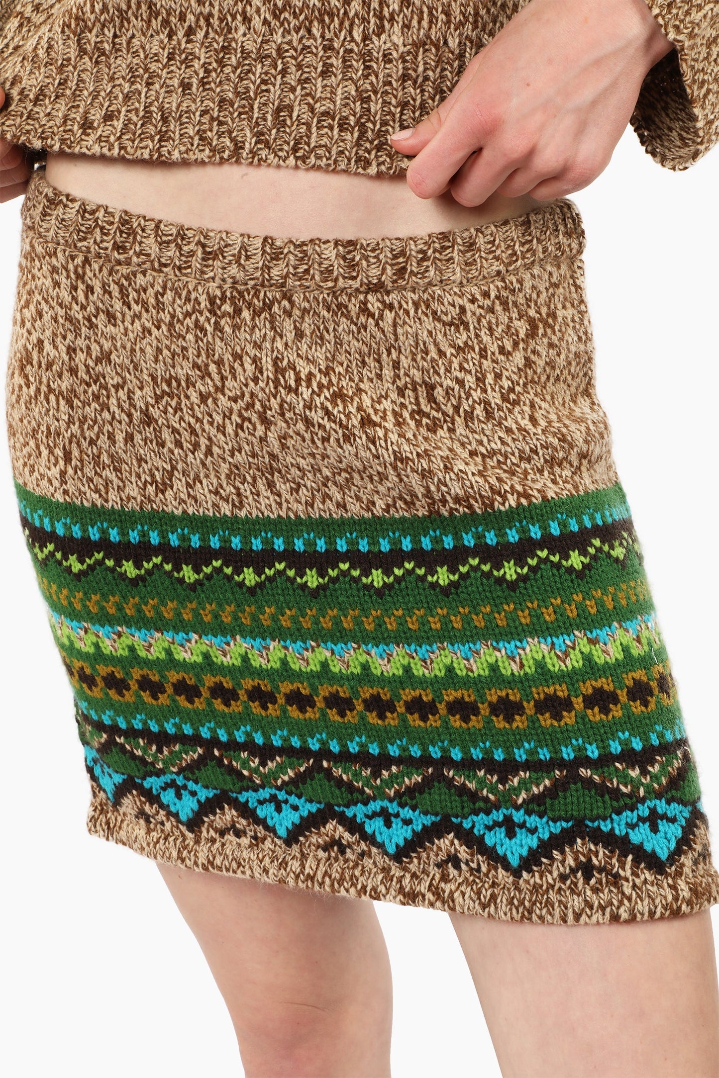 Fair Isle Mini Skirt – Teal, and beige features a timeless pattern and a simple, tailored fit.
