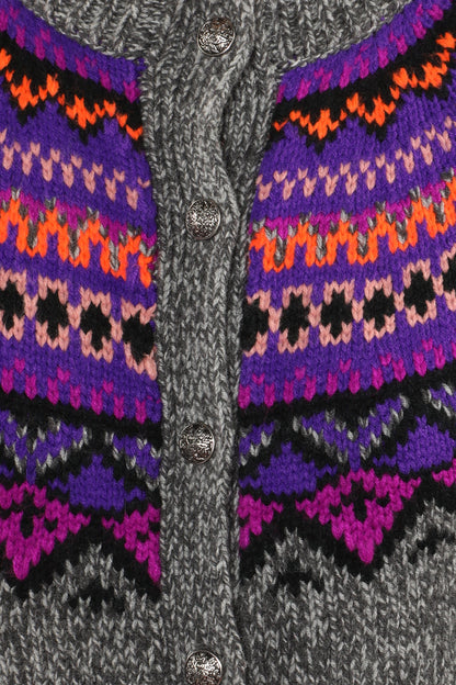 black and maroon lines and blue triangles with black border at bottom.