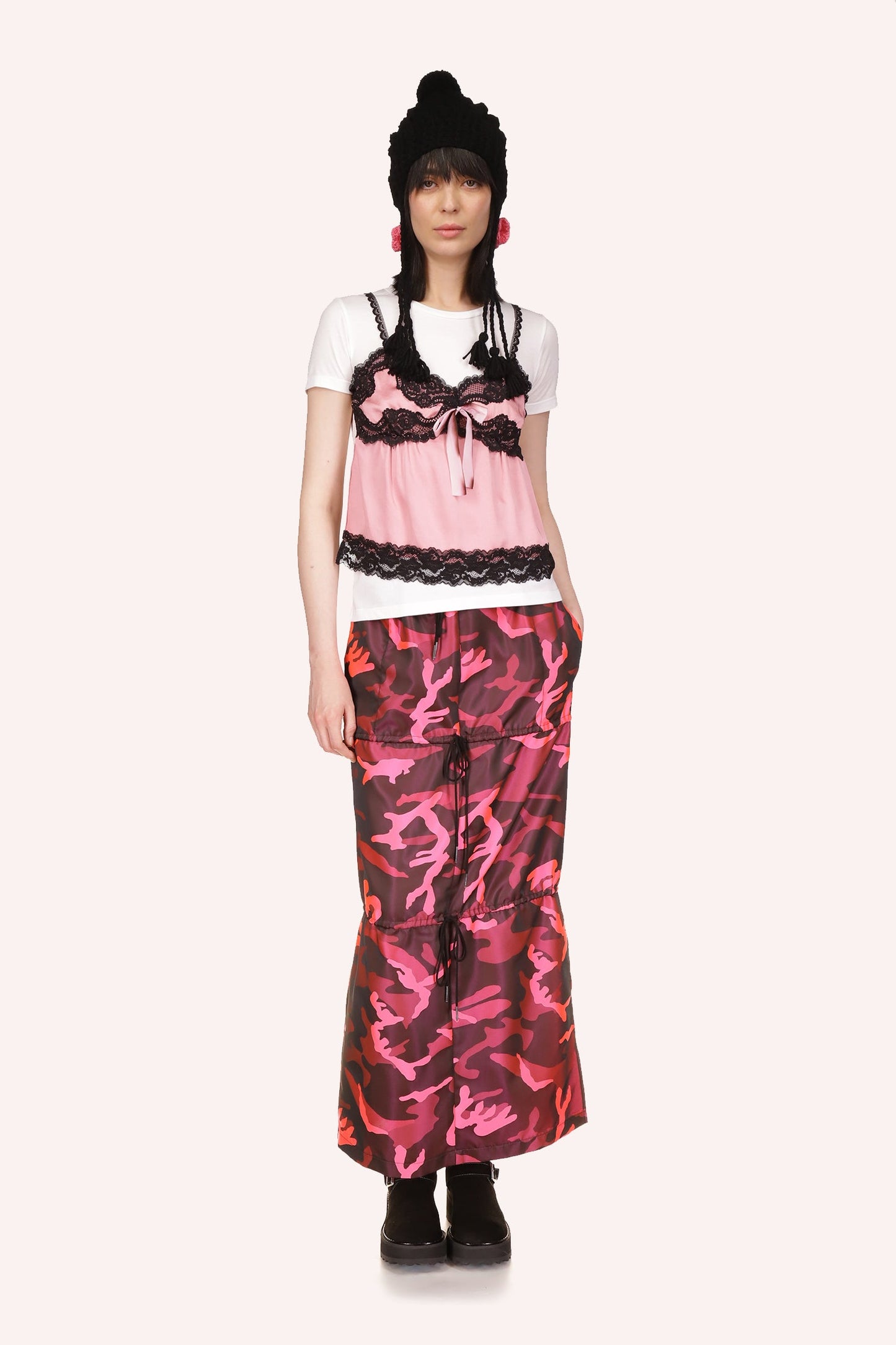 Sleeveless tee, light rose, black lace borders, under breast, 2 straps, V-collar, pink ribbon chest