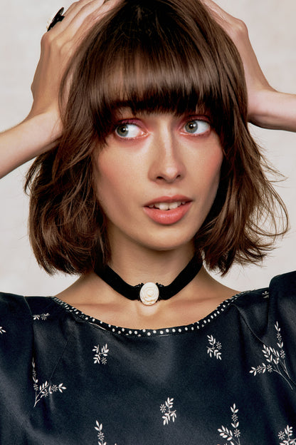 Oval Rose Choker - Ivory