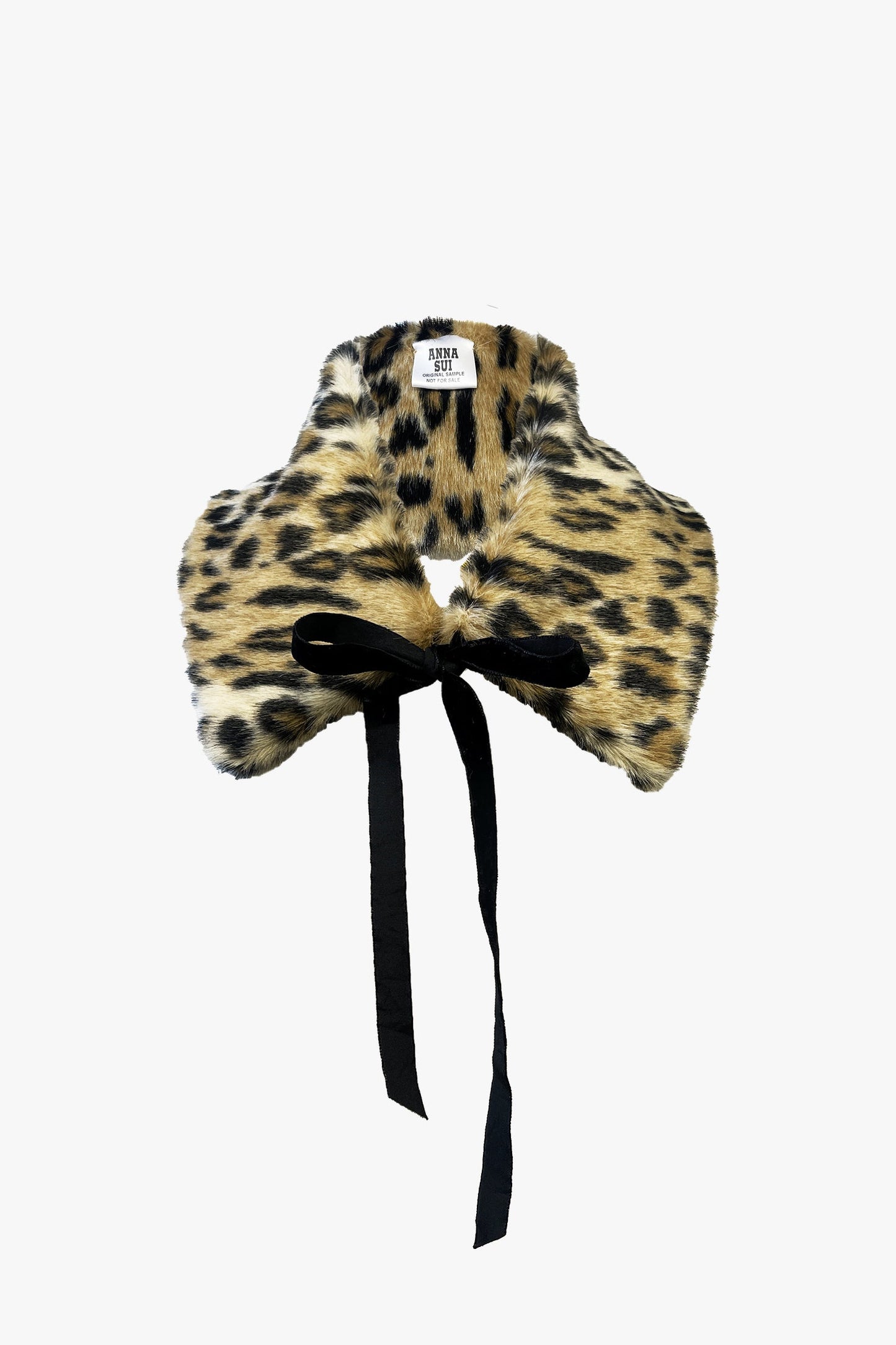 Soft, stylish, and cruelty-free, the Faux Leopard Collar adds a vintage glam for sophistication.