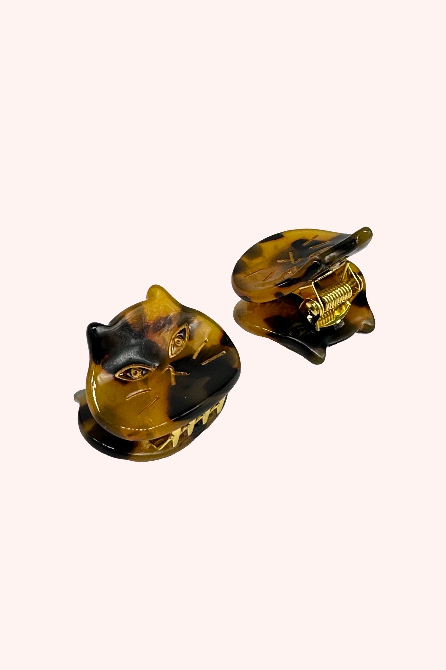Cat's Meow Jaw Clip Pair, Tortoise cat head on a golden jaw clip to add some fun to your hairstyle