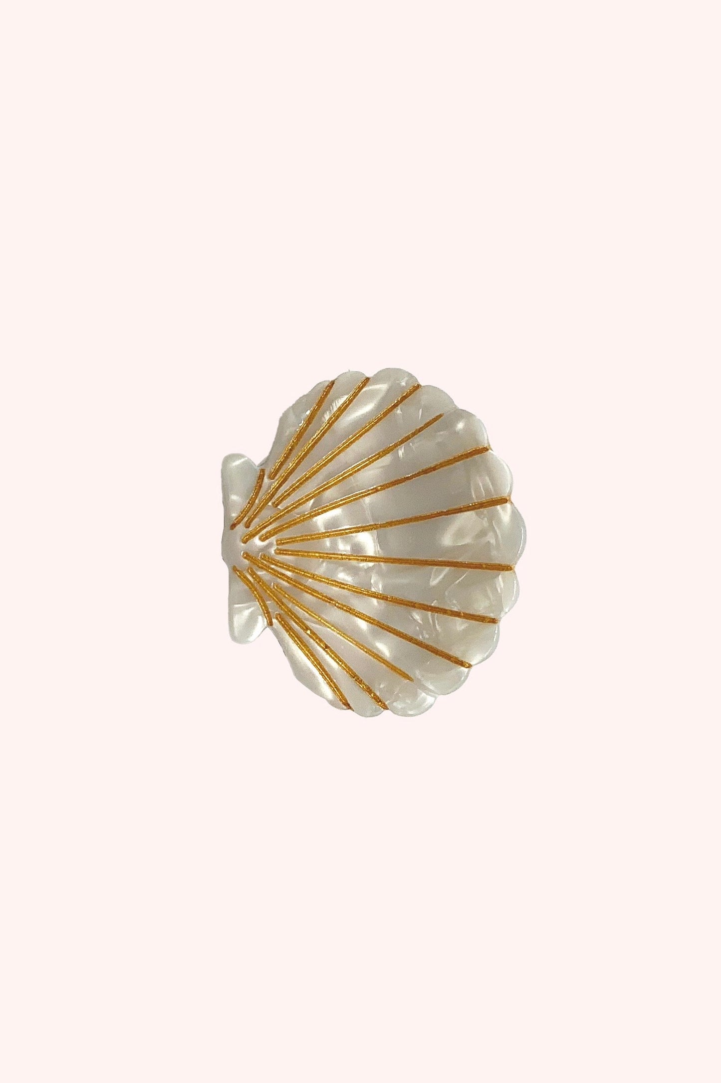 Medium Ivory Pastel Sea Shell Jaw Clip