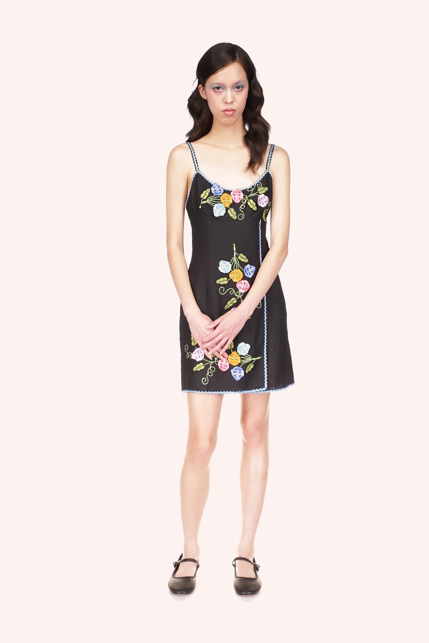3-D Pansy Embroidered on Linen Dress, black & blue hems, above knees, sleeveless, bouquets design