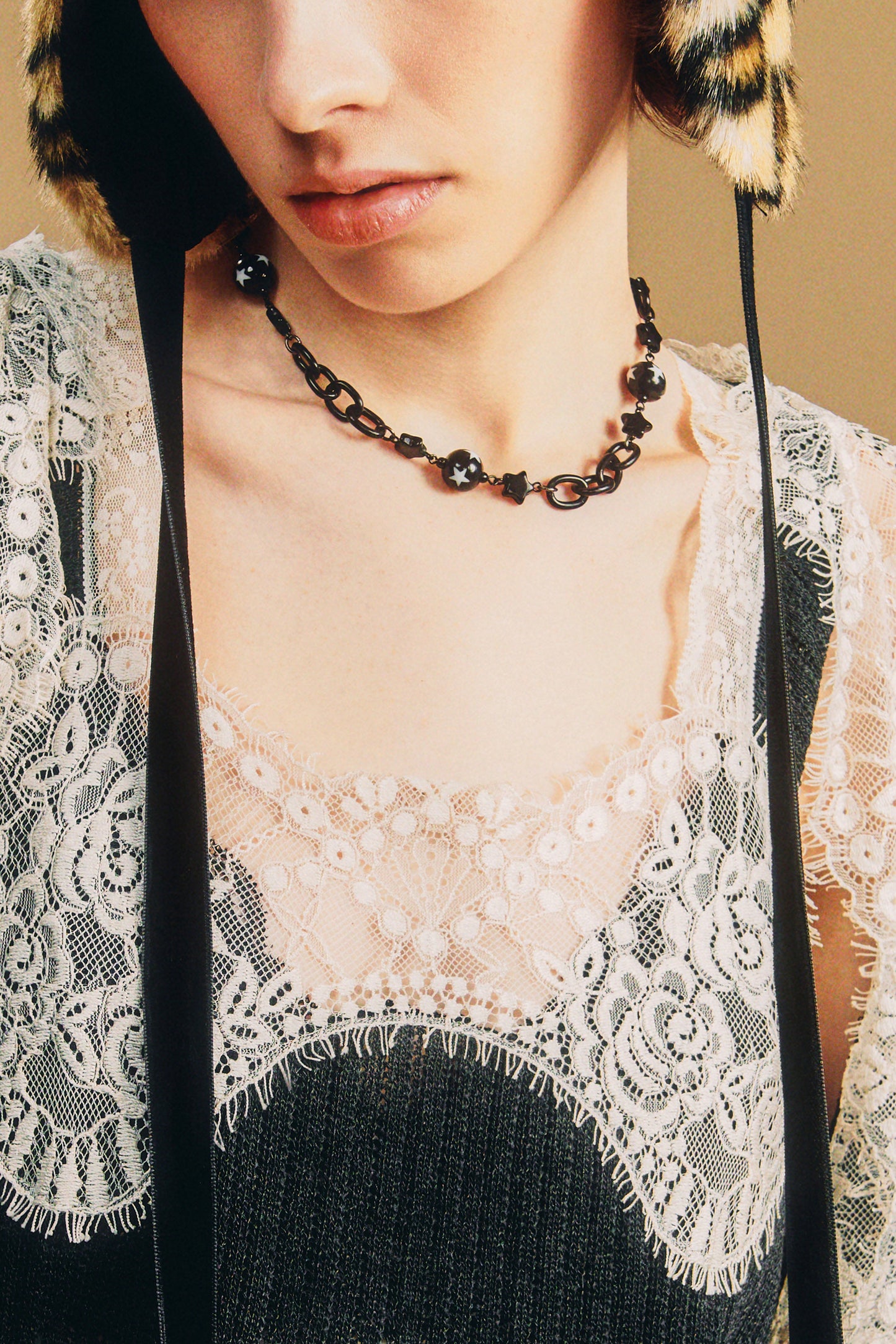 Star Ball Choker Necklace - Black