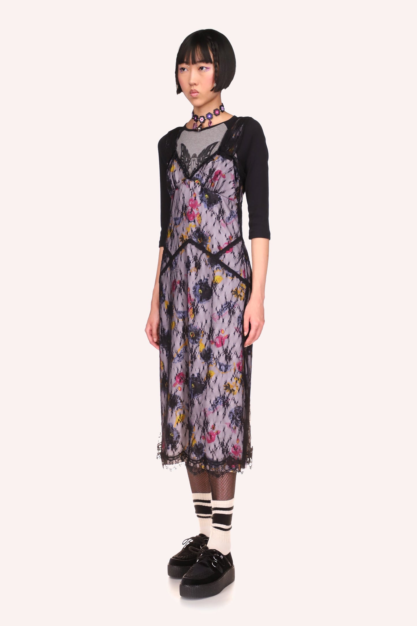 Slip Dress sleeveless, lilac, pink, yellow flowers, 2 straps, black hems on side, mid-legs long