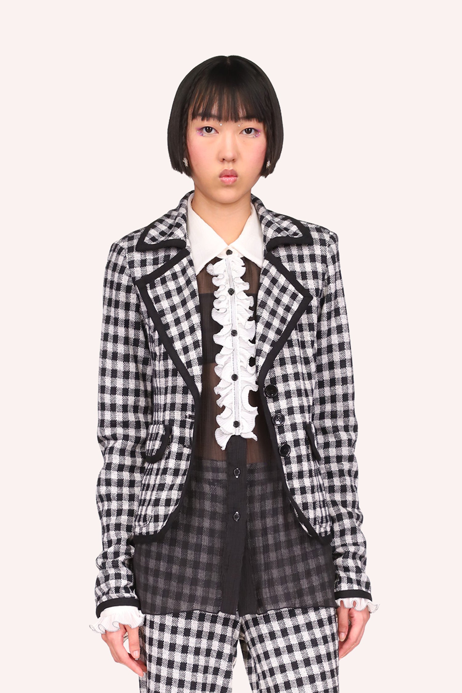 Gingham Blazer, long sleeves at wrist, extra-large collar, 2-pockets with flap, 3 black buttons