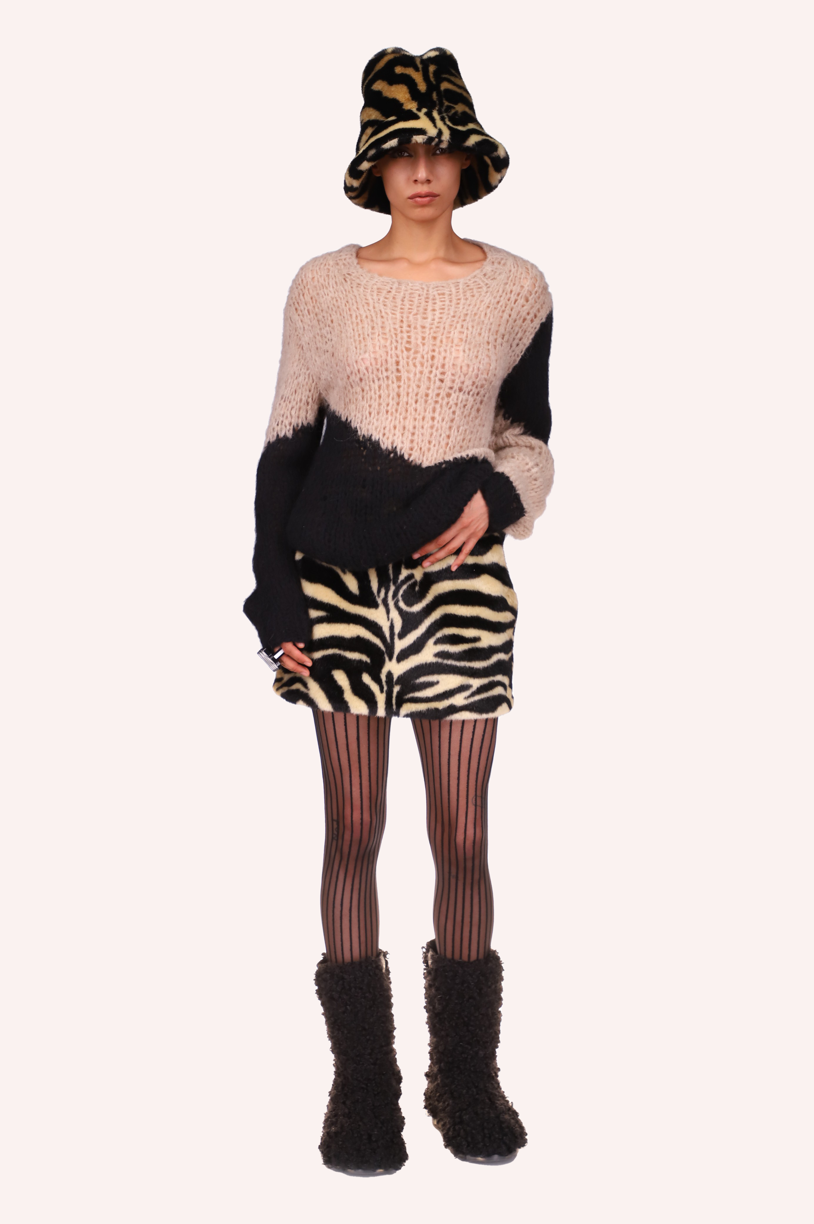 Nuwave Sweater<br> Black/White - Anna Sui