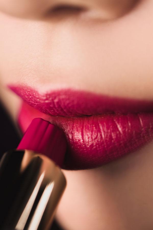 lips with F202 - Warm Rose