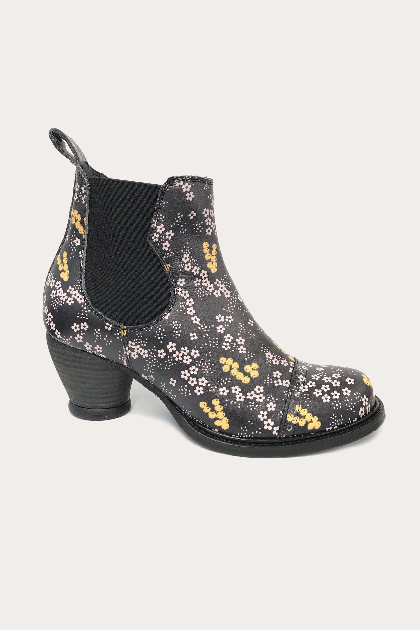 Chelsea Boot, high heel black, white/yellow floral design, side elastic, strap on the back 