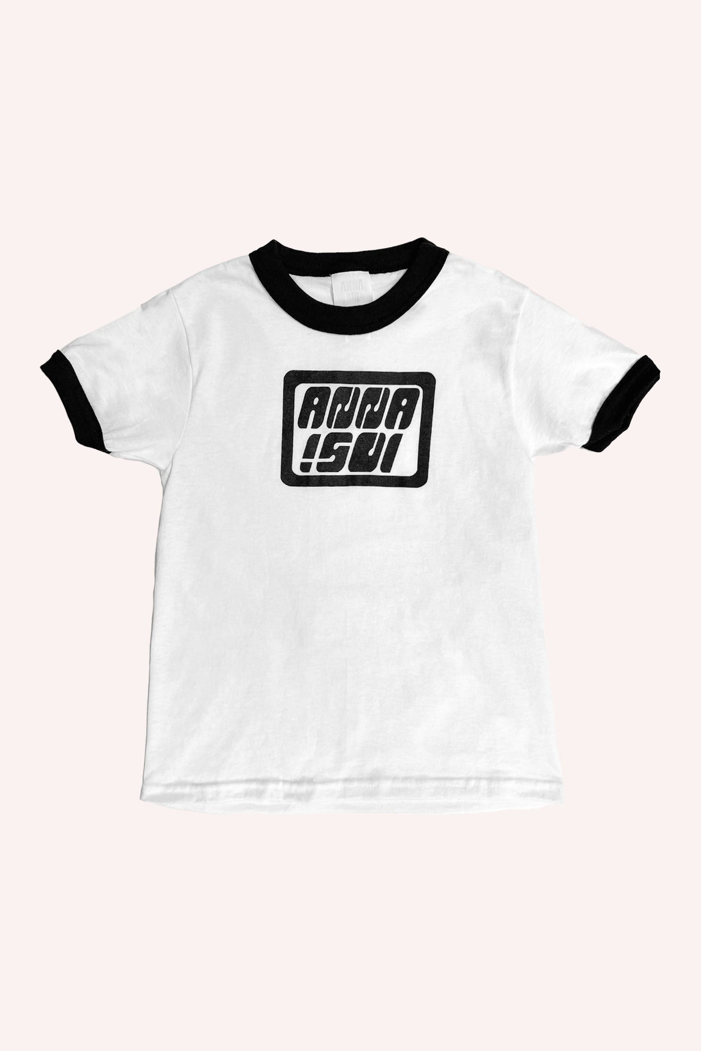 Anna Sui Ringer Tee noir, tee-shirt blanc avec bords noirs au col et aux bras, logo Anna Sui sur le devant